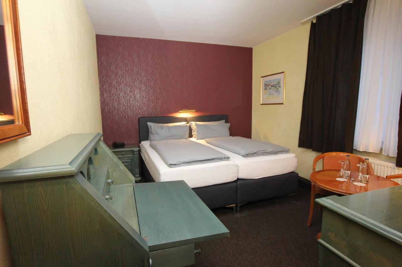 Hotel Restaurant Zur Linde Pattensen Extérieur photo