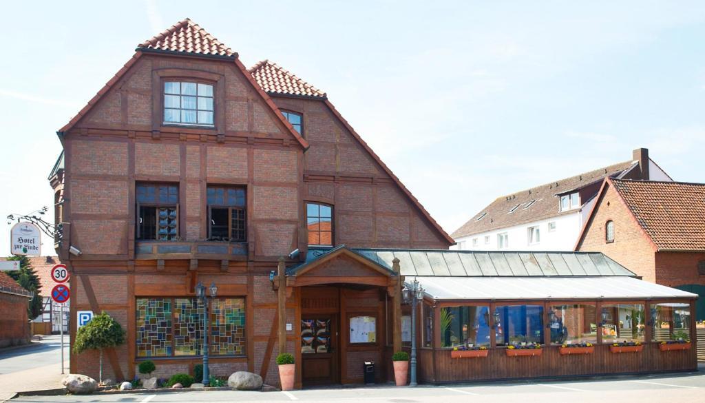 Hotel Restaurant Zur Linde Pattensen Extérieur photo