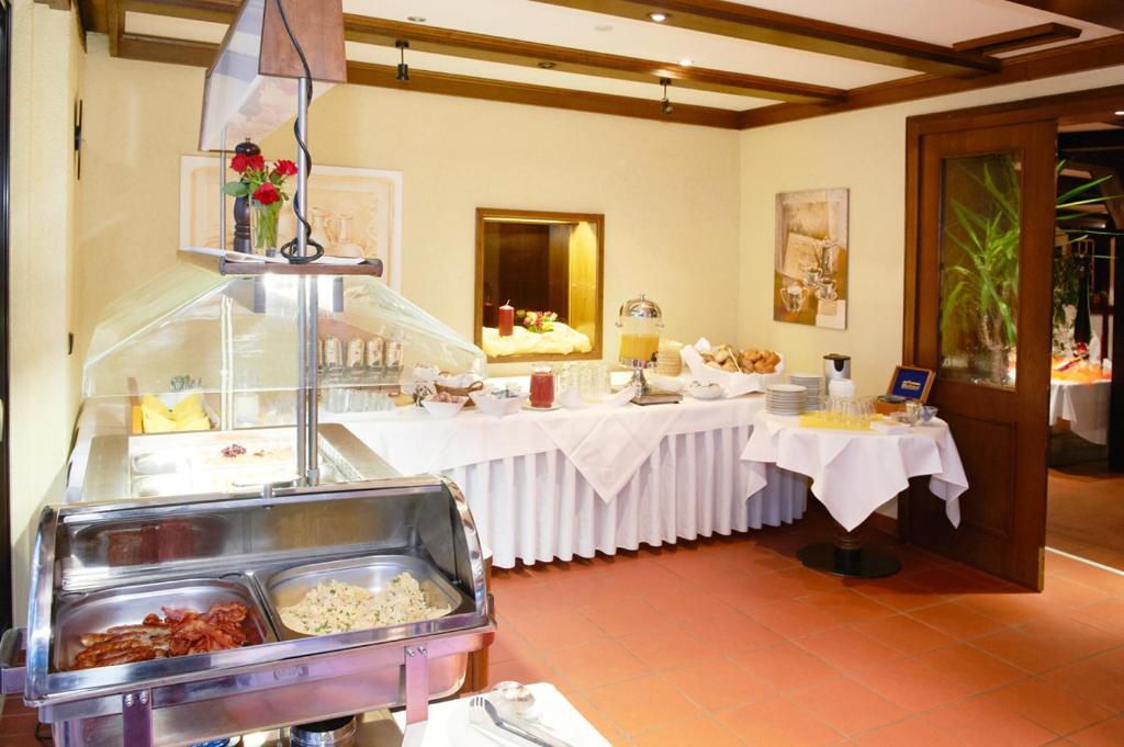 Hotel Restaurant Zur Linde Pattensen Extérieur photo